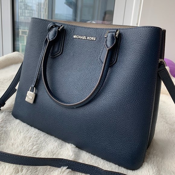 Micheal Kors bag - Picture 1 of 7